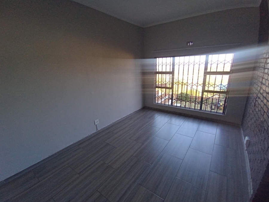 4 Bedroom Property for Sale in Bassonia Gauteng