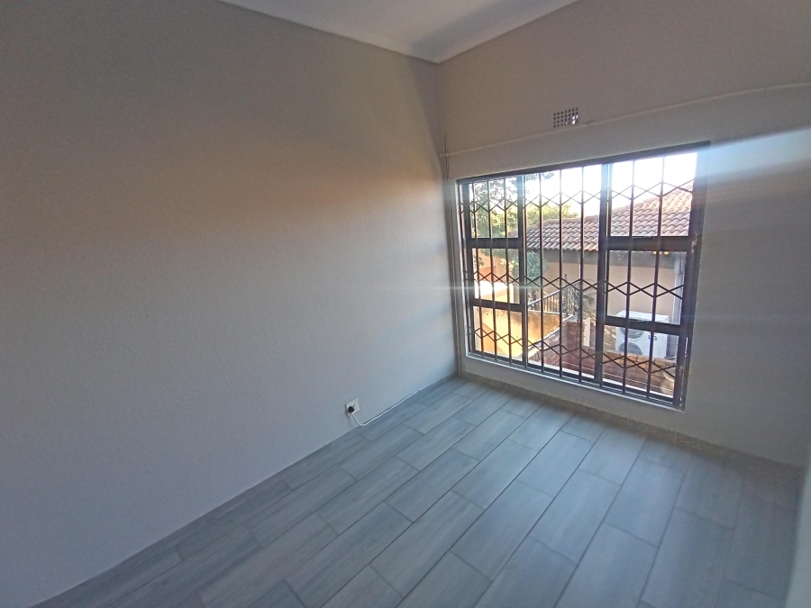 4 Bedroom Property for Sale in Bassonia Gauteng