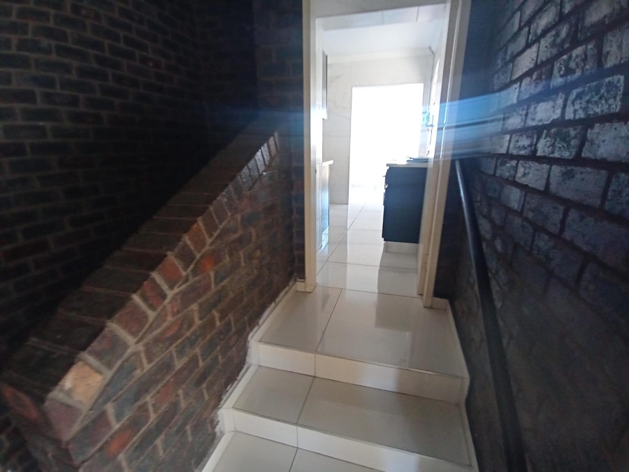 4 Bedroom Property for Sale in Bassonia Gauteng