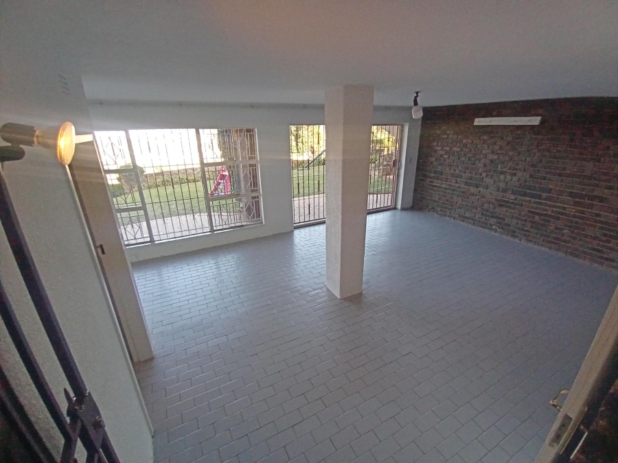 4 Bedroom Property for Sale in Bassonia Gauteng