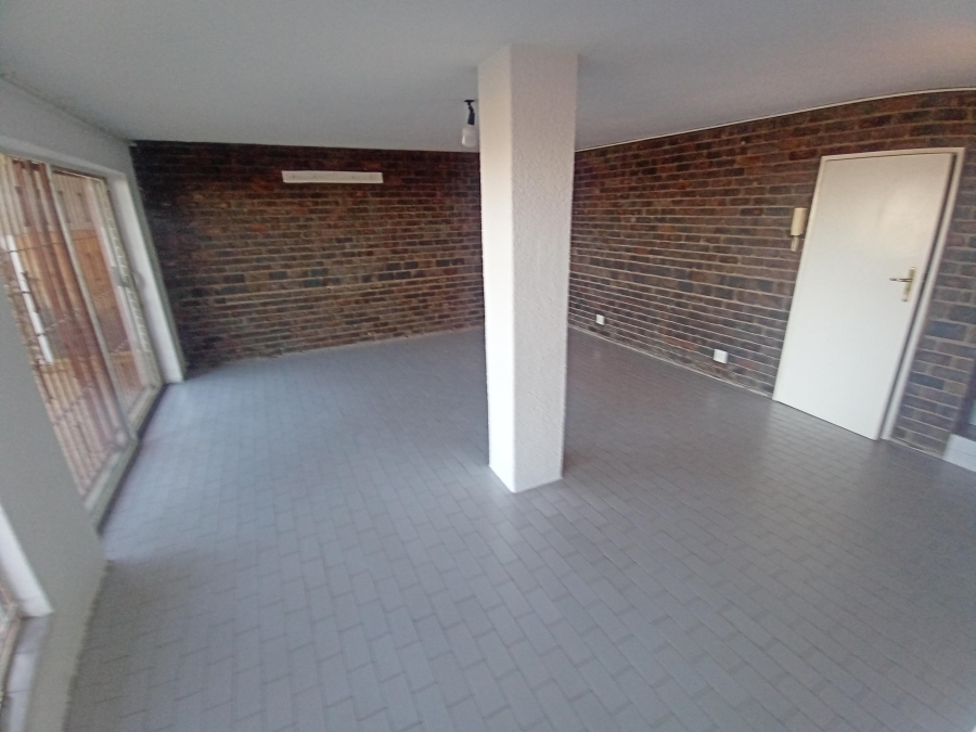 4 Bedroom Property for Sale in Bassonia Gauteng