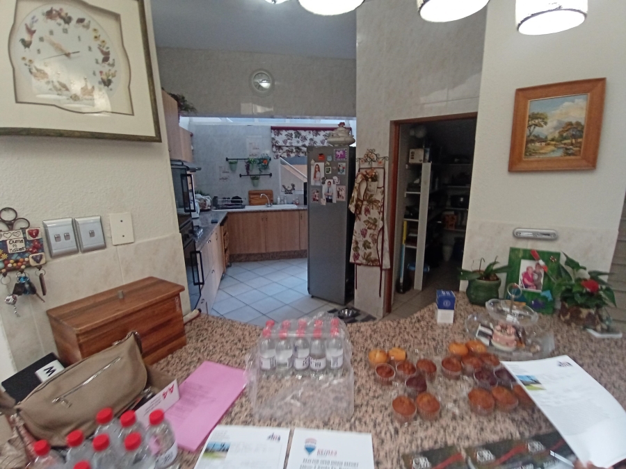 4 Bedroom Property for Sale in Bassonia Gauteng