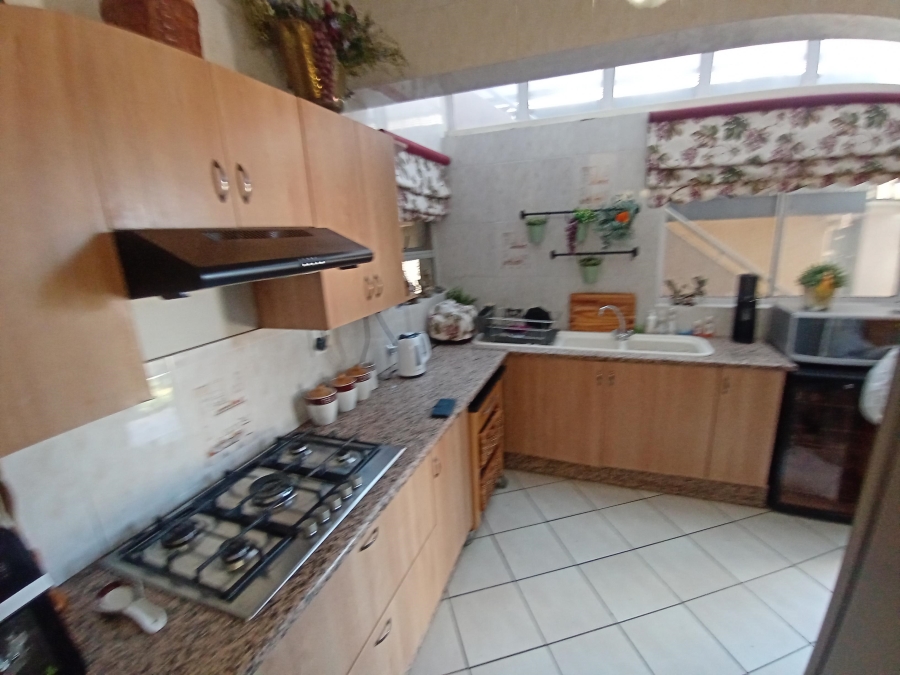 4 Bedroom Property for Sale in Bassonia Gauteng