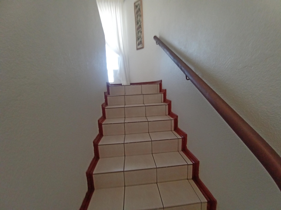 4 Bedroom Property for Sale in Bassonia Gauteng