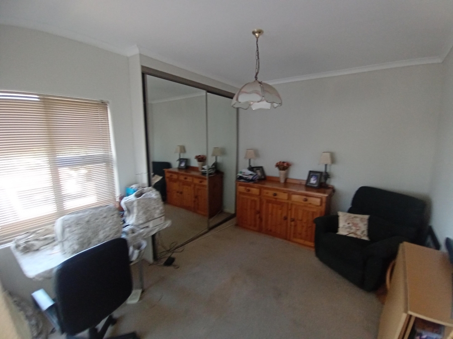 4 Bedroom Property for Sale in Bassonia Gauteng