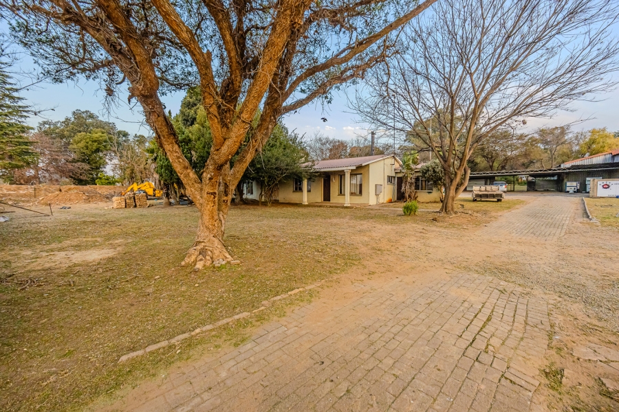 3 Bedroom Property for Sale in Loumarina A H Gauteng