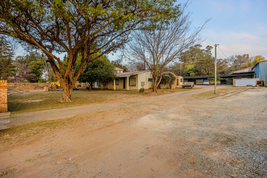 3 Bedroom Property for Sale in Loumarina A H Gauteng