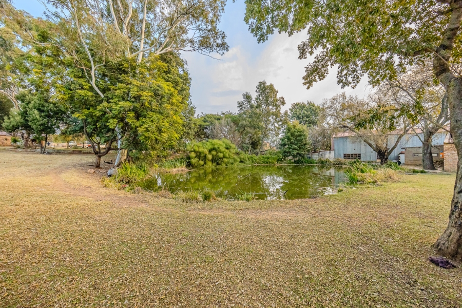 3 Bedroom Property for Sale in Loumarina A H Gauteng