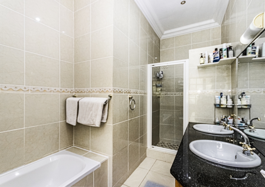 4 Bedroom Property for Sale in Clubview Gauteng