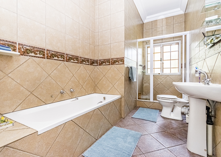 4 Bedroom Property for Sale in Clubview Gauteng