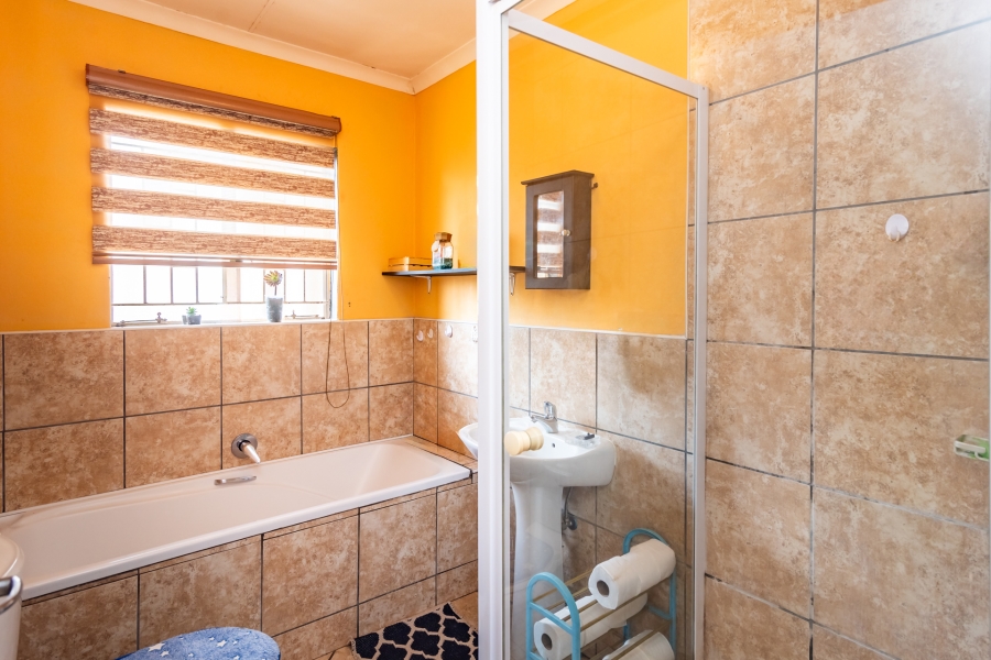 2 Bedroom Property for Sale in Florida Glen Gauteng