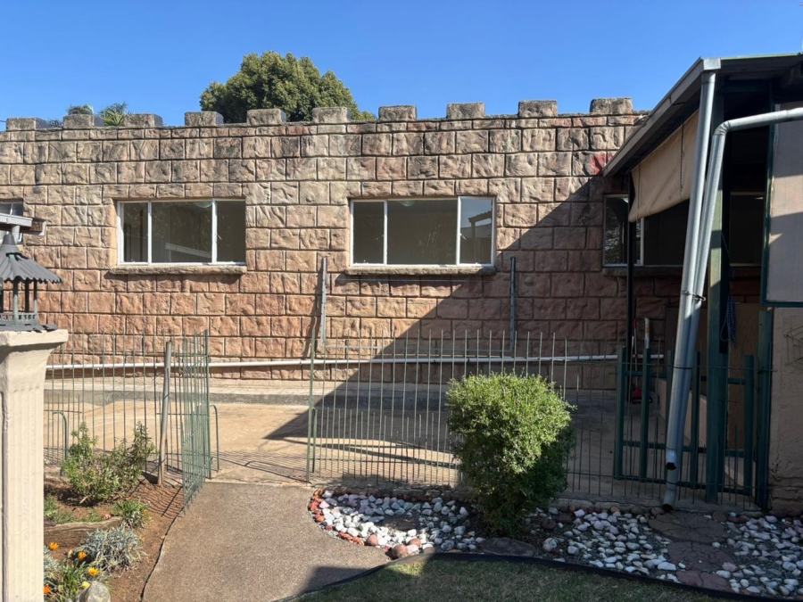 3 Bedroom Property for Sale in South Crest Gauteng