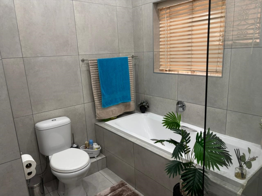 3 Bedroom Property for Sale in South Crest Gauteng