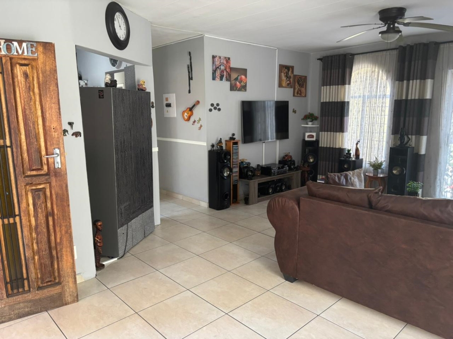 2 Bedroom Property for Sale in South Crest Gauteng