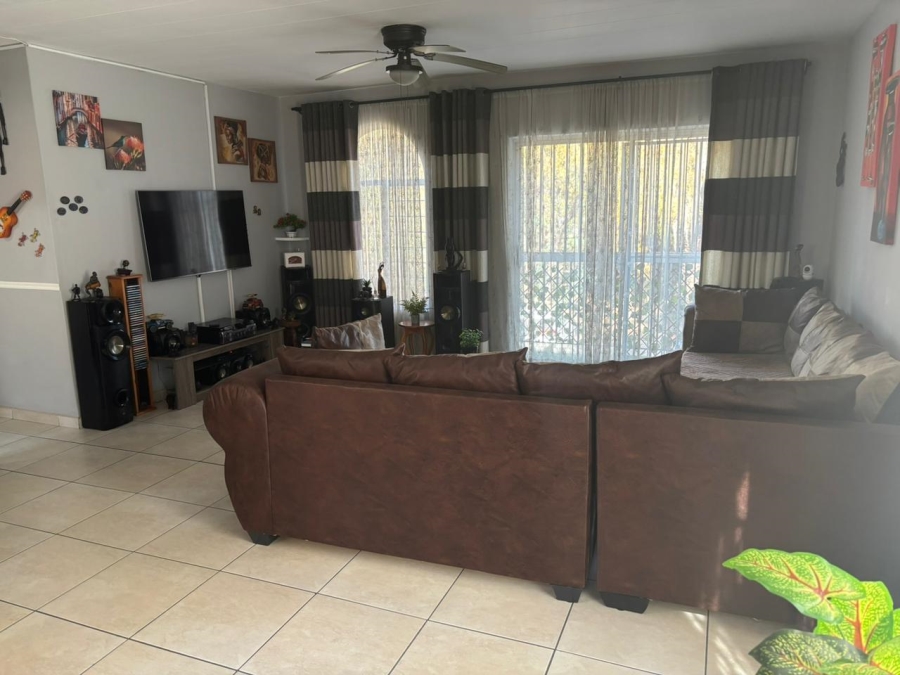 2 Bedroom Property for Sale in South Crest Gauteng