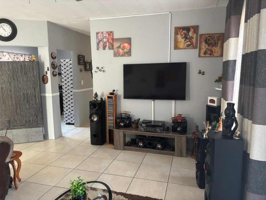 2 Bedroom Property for Sale in South Crest Gauteng