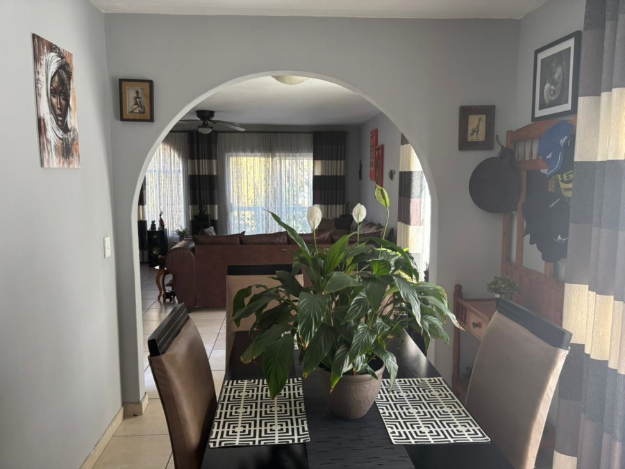 2 Bedroom Property for Sale in South Crest Gauteng