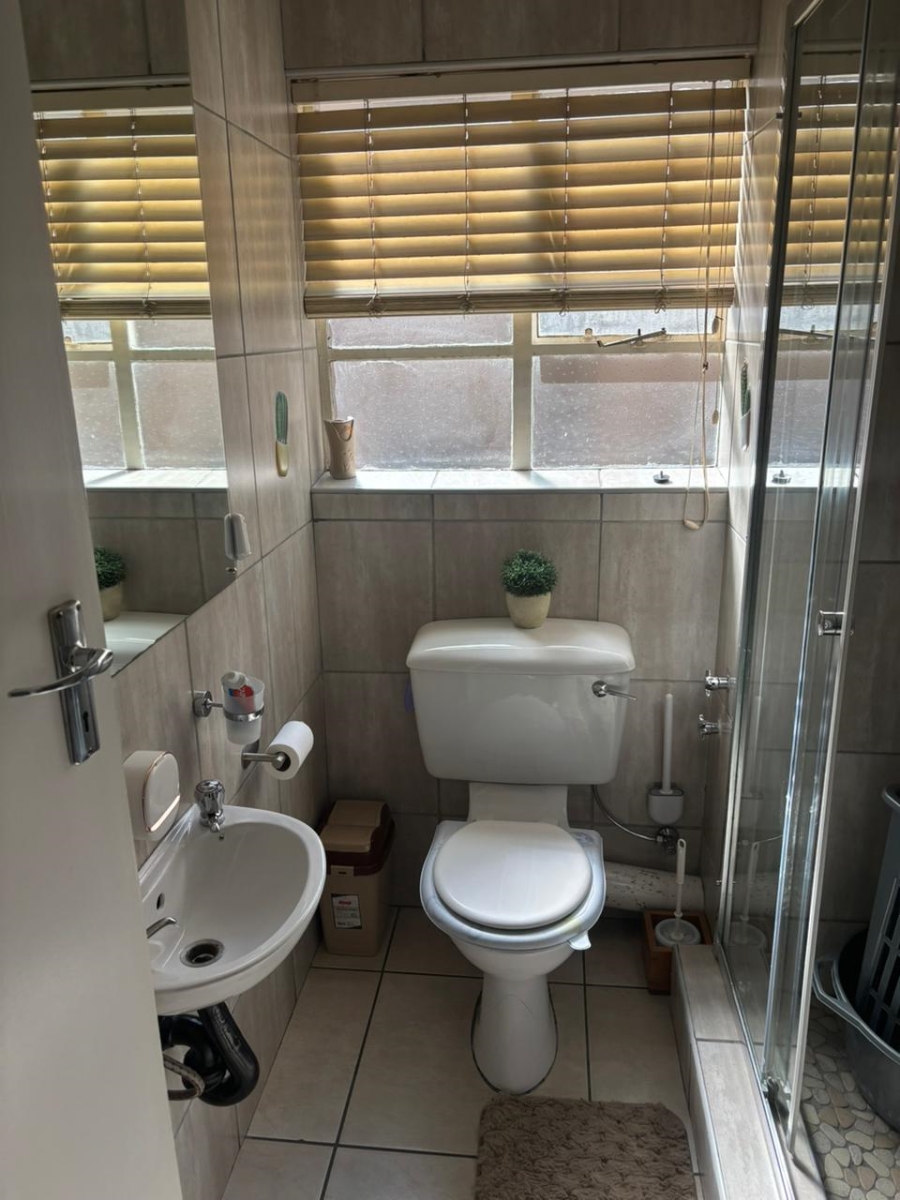 2 Bedroom Property for Sale in South Crest Gauteng