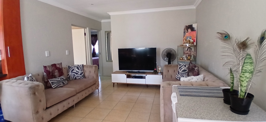 2 Bedroom Property for Sale in New Redruth Gauteng