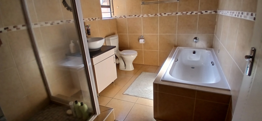 2 Bedroom Property for Sale in New Redruth Gauteng