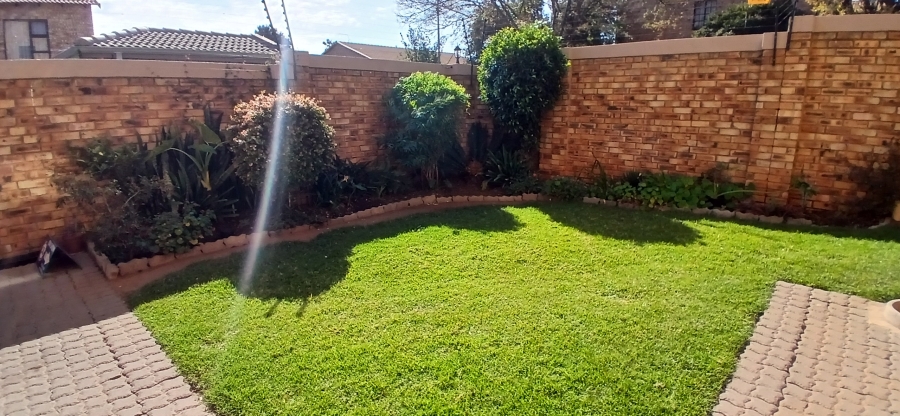 2 Bedroom Property for Sale in New Redruth Gauteng