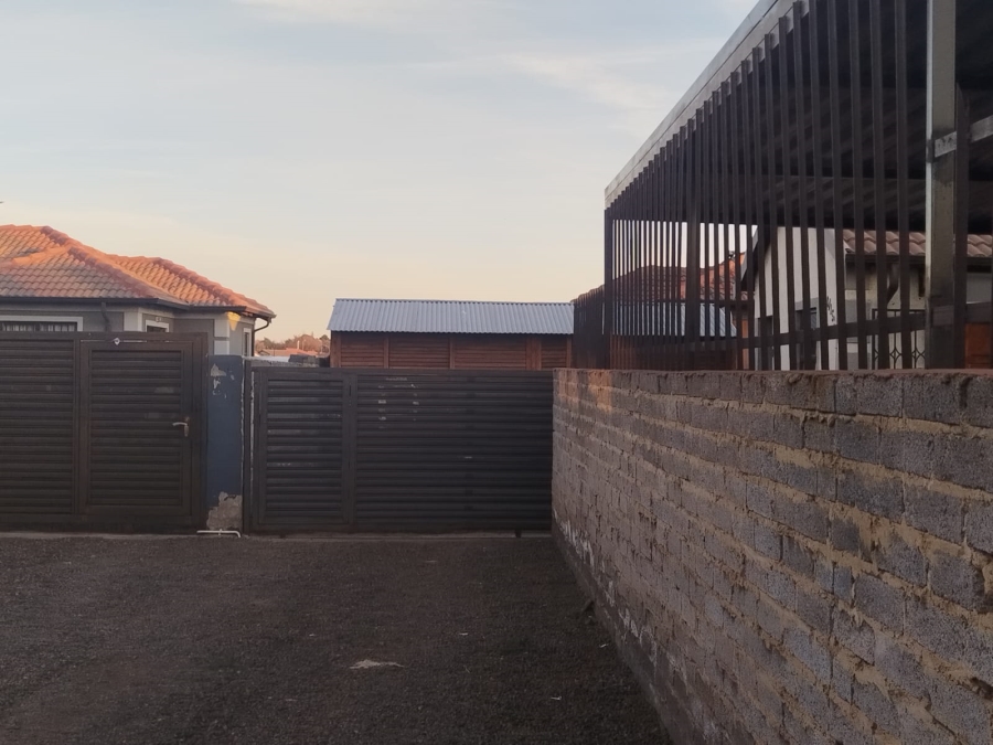 2 Bedroom Property for Sale in Vanderbijlpark CE 3 Gauteng