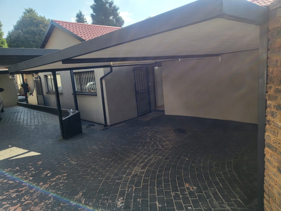 4 Bedroom Property for Sale in Ridgeway Gauteng