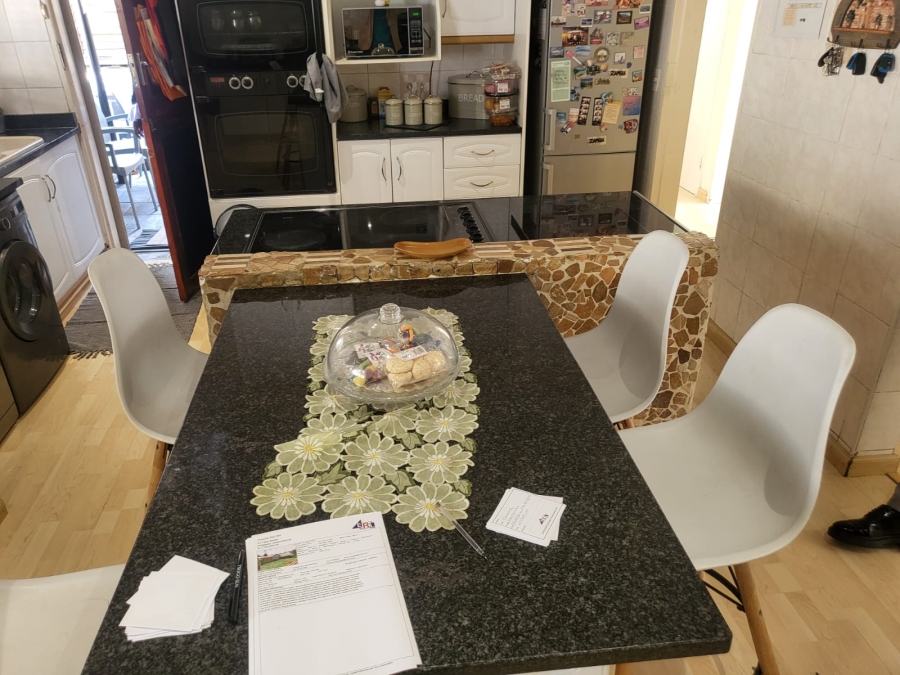 4 Bedroom Property for Sale in Ridgeway Gauteng
