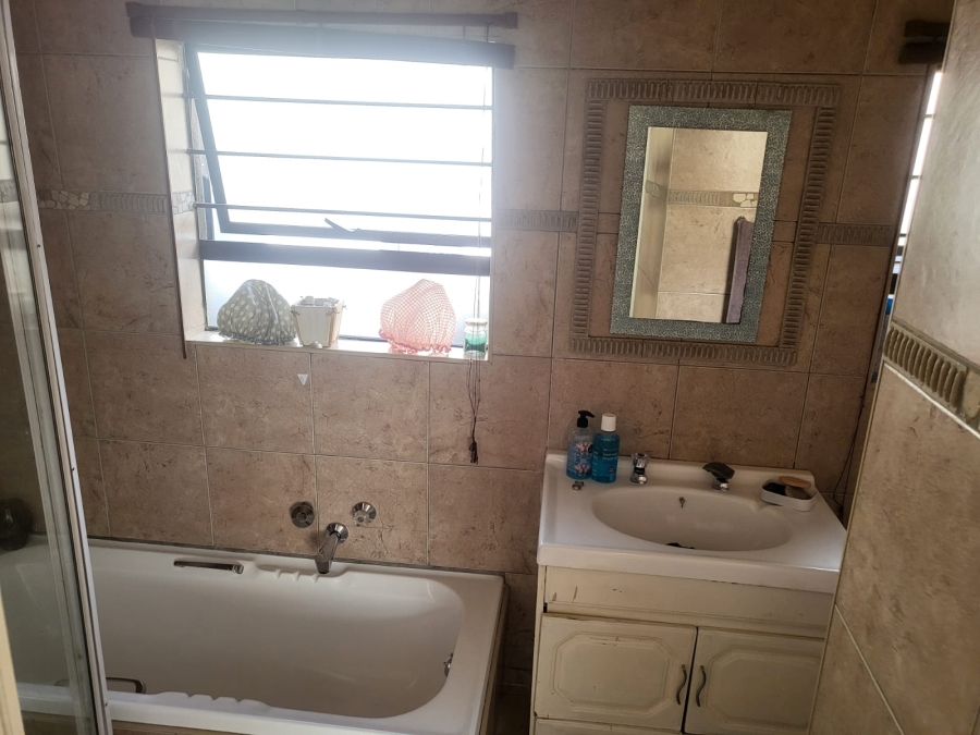 4 Bedroom Property for Sale in Ridgeway Gauteng