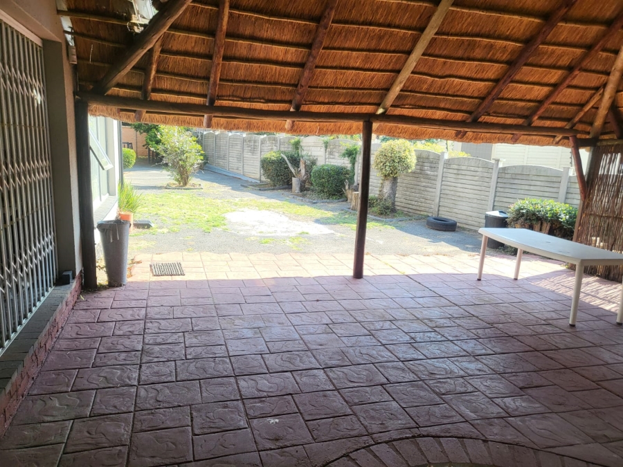 4 Bedroom Property for Sale in Ridgeway Gauteng