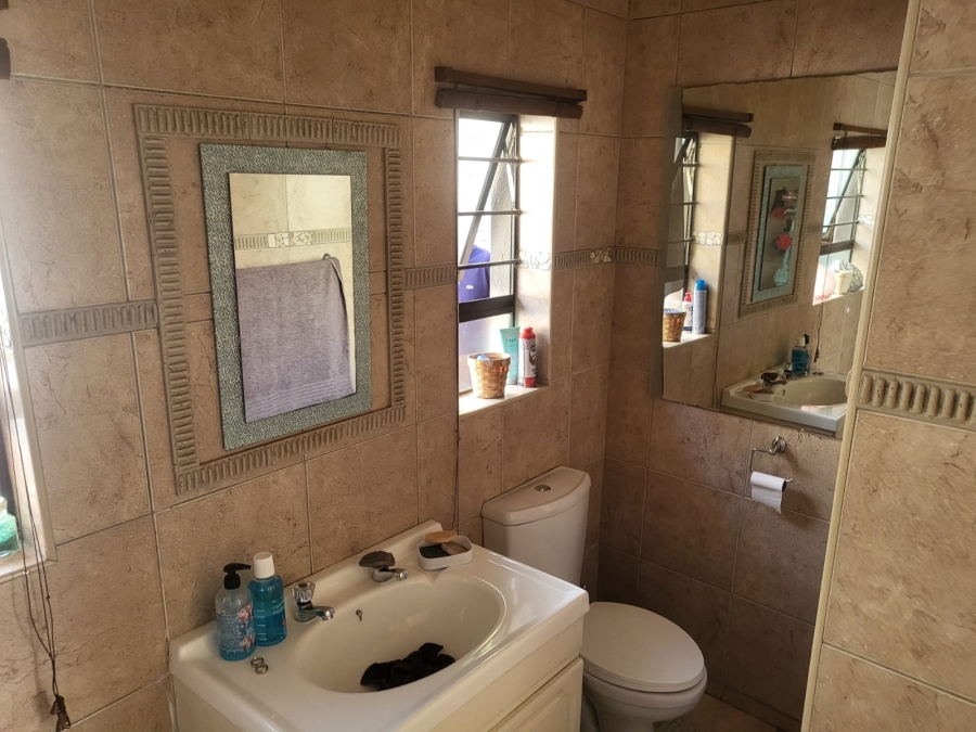 4 Bedroom Property for Sale in Ridgeway Gauteng