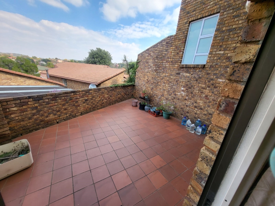 2 Bedroom Property for Sale in Ridgeway Gauteng