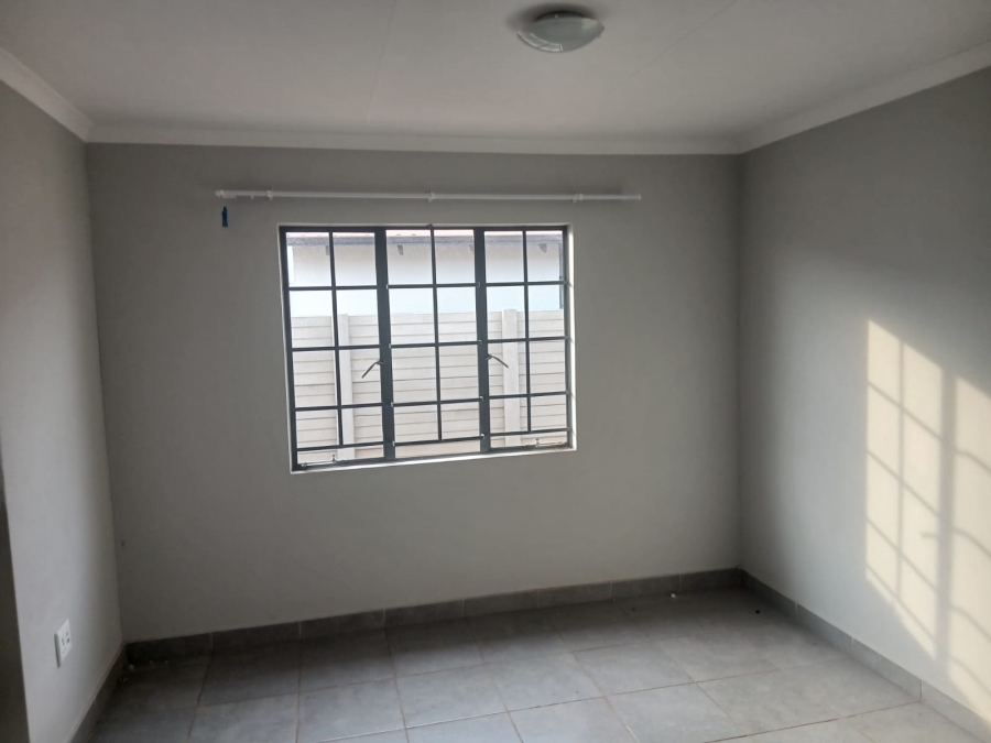 To Let 3 Bedroom Property for Rent in Sky City Gauteng