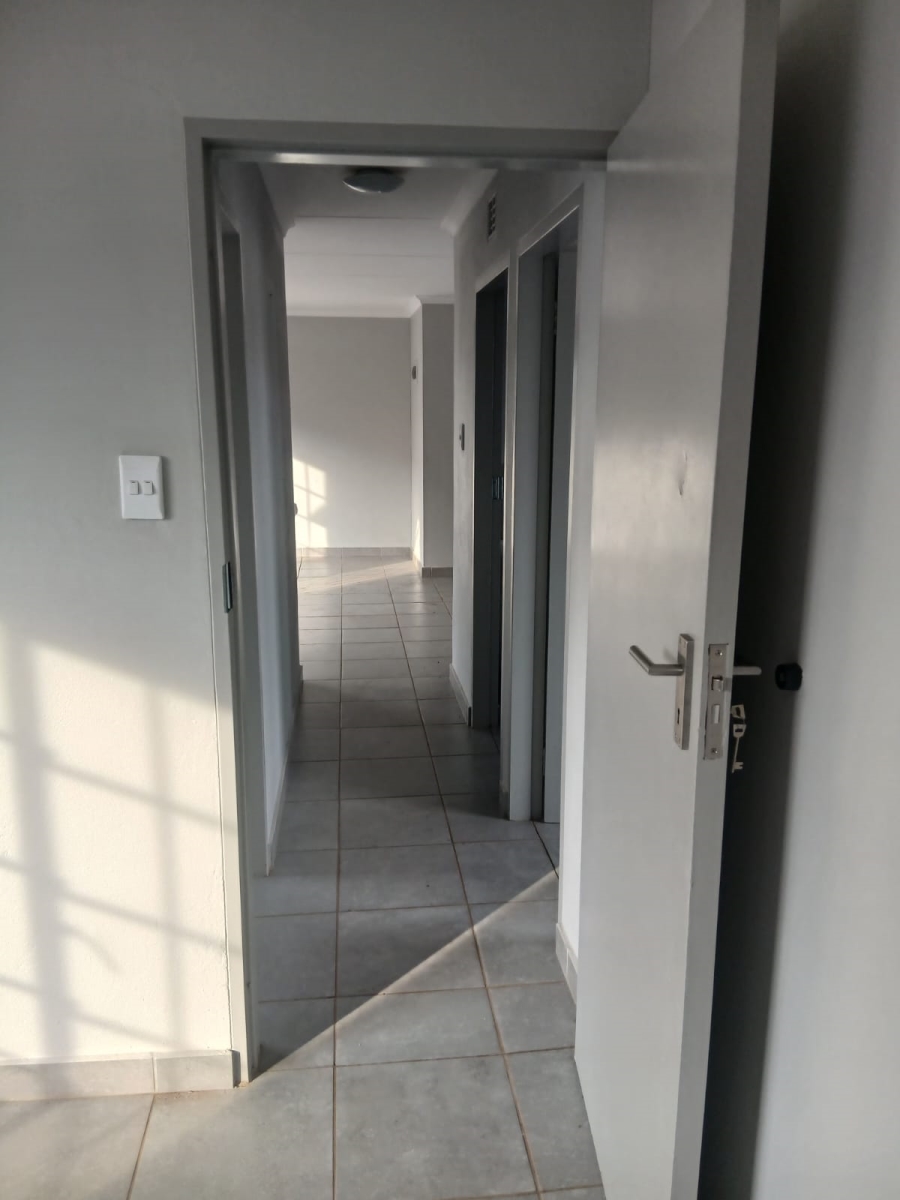 To Let 3 Bedroom Property for Rent in Sky City Gauteng