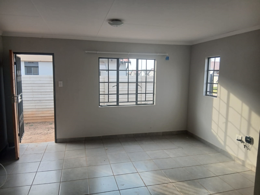 To Let 3 Bedroom Property for Rent in Sky City Gauteng
