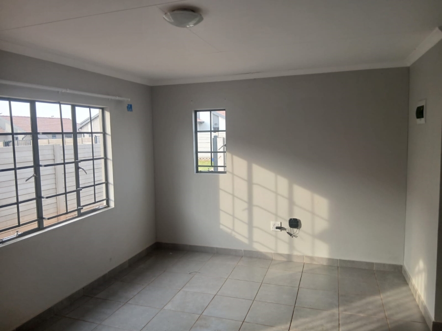 To Let 3 Bedroom Property for Rent in Sky City Gauteng