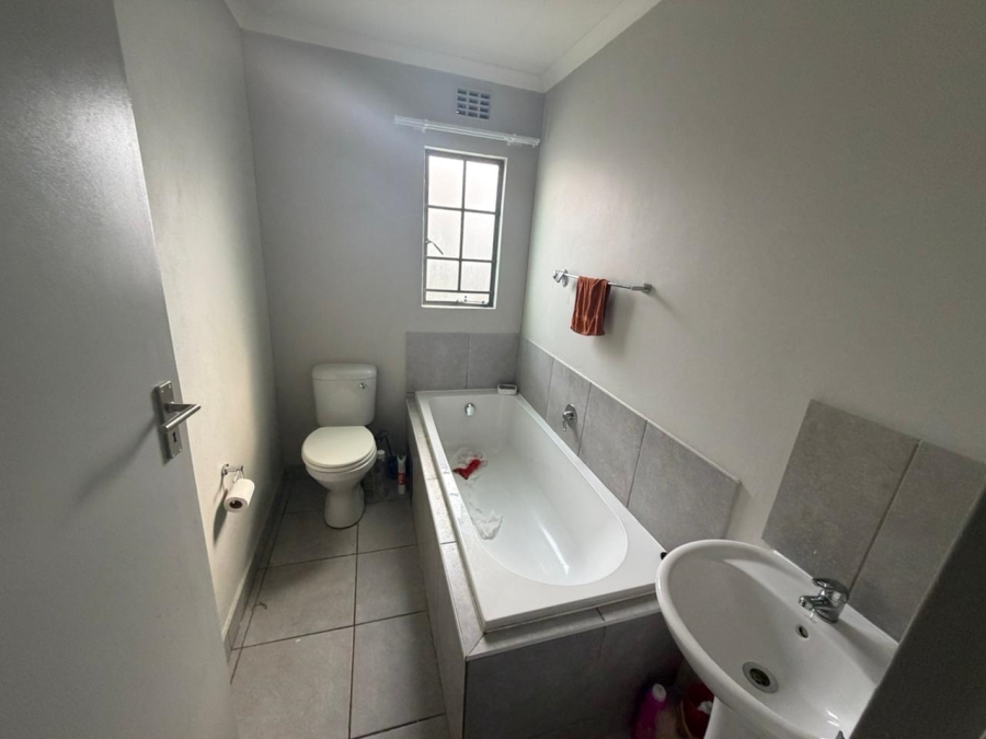 To Let 3 Bedroom Property for Rent in Sky City Gauteng
