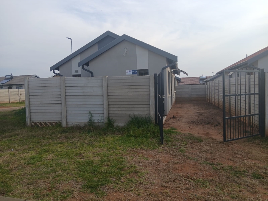 To Let 3 Bedroom Property for Rent in Sky City Gauteng