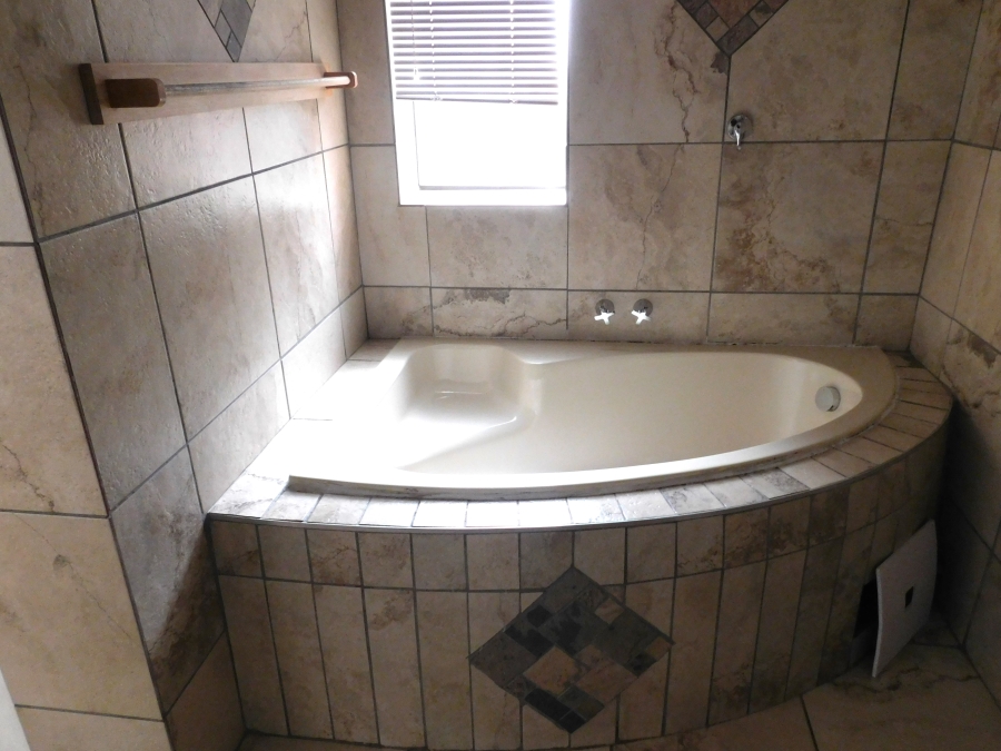 3 Bedroom Property for Sale in Kilner Park Gauteng