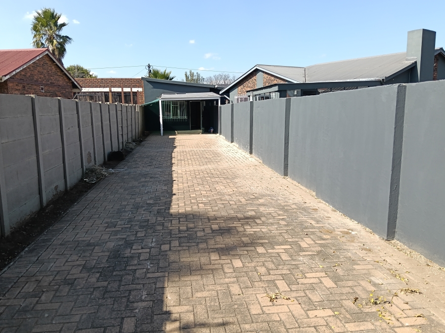 To Let 1 Bedroom Property for Rent in Impala Park Gauteng