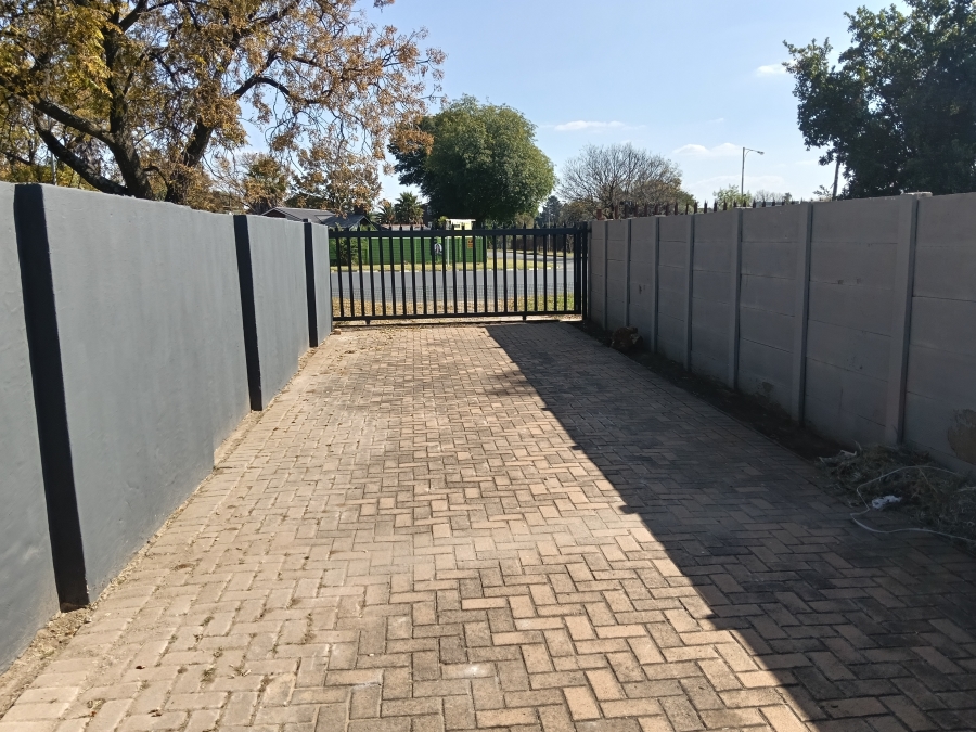 To Let 1 Bedroom Property for Rent in Impala Park Gauteng