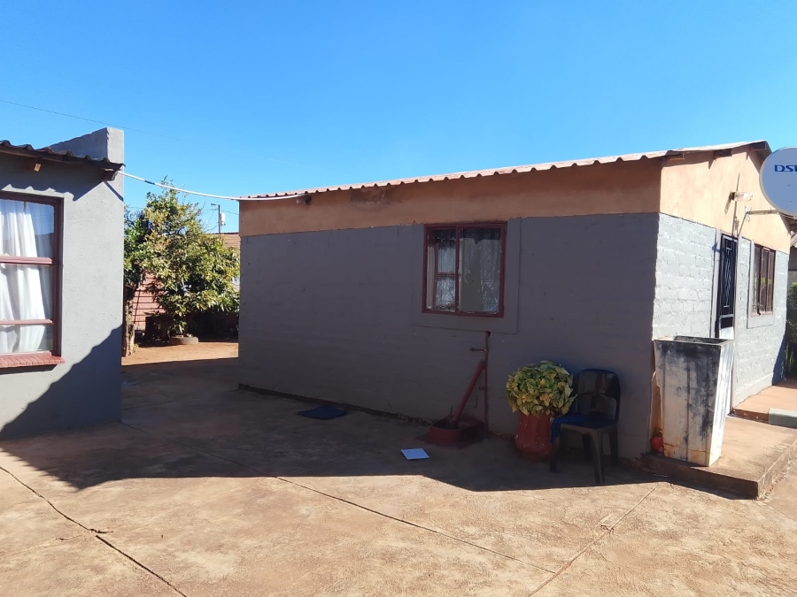 4 Bedroom Property for Sale in Soshanguve South Ext 4 Gauteng