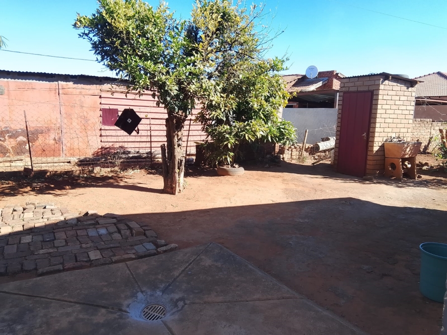 4 Bedroom Property for Sale in Soshanguve South Ext 4 Gauteng