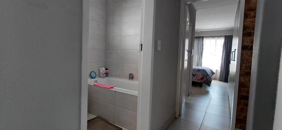 3 Bedroom Property for Sale in Beyers Park Gauteng