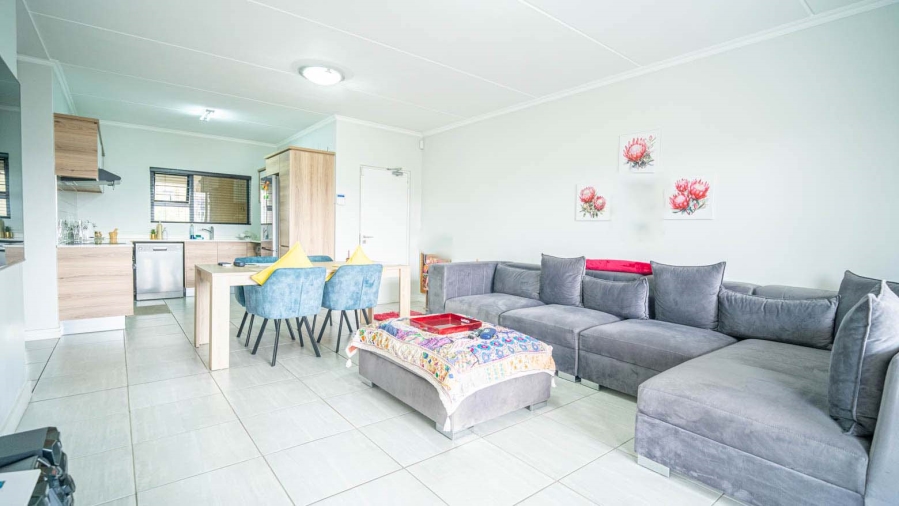 To Let 2 Bedroom Property for Rent in Waterfall Gauteng