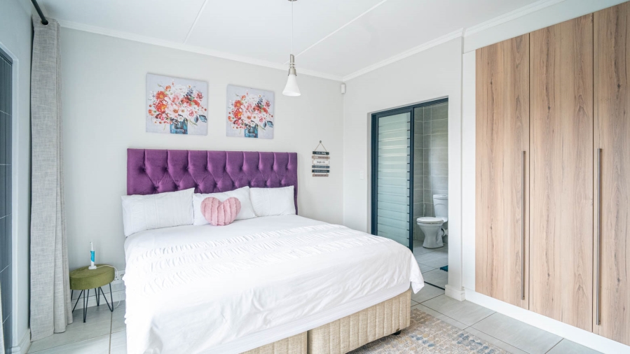 To Let 2 Bedroom Property for Rent in Waterfall Gauteng