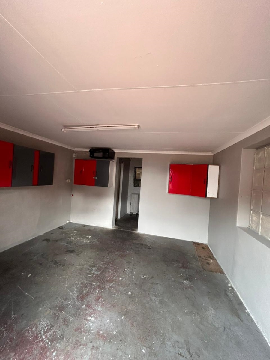 To Let Commercial Property for Rent in Meyerton Central Gauteng
