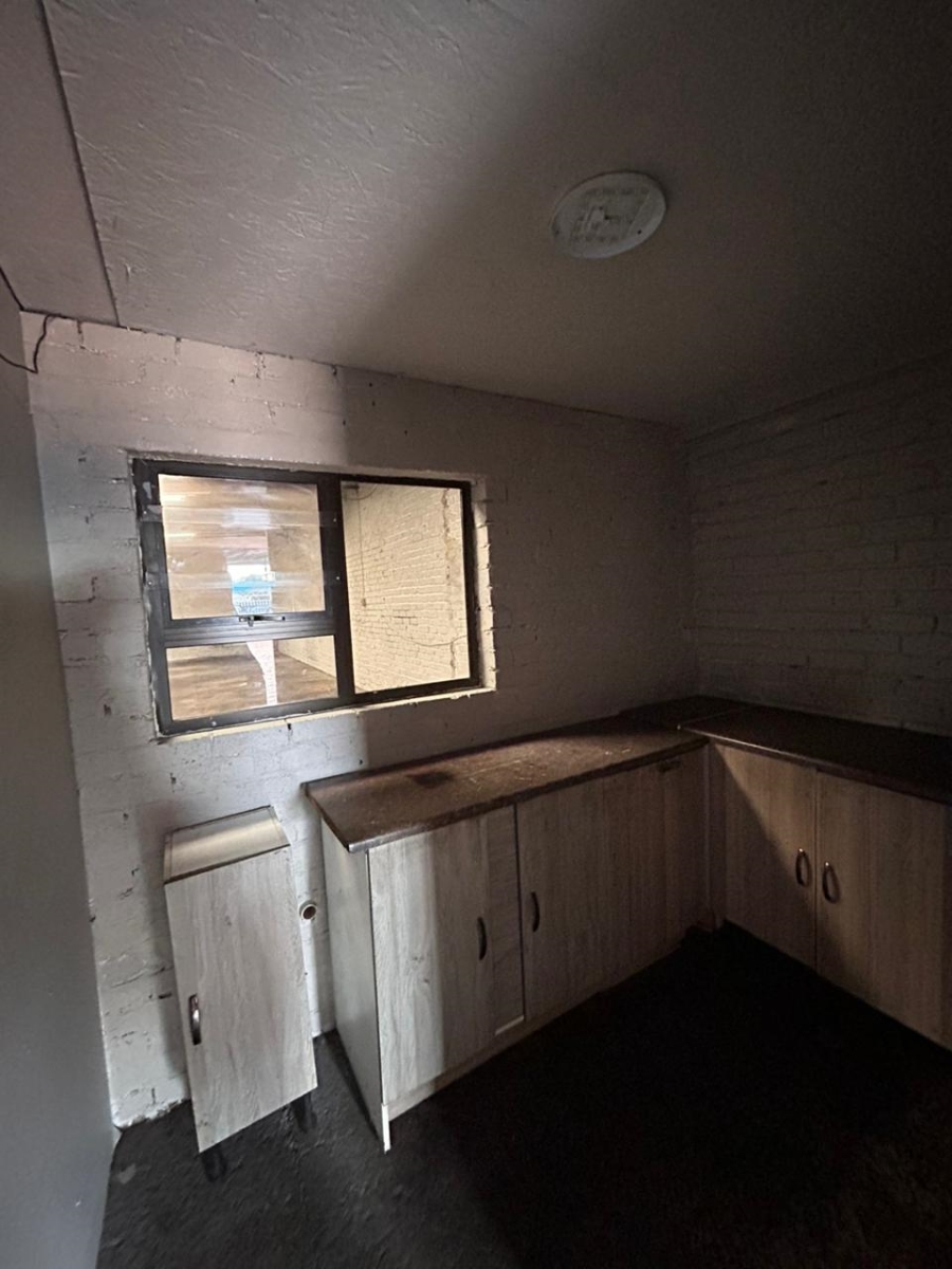 To Let Commercial Property for Rent in Meyerton Central Gauteng