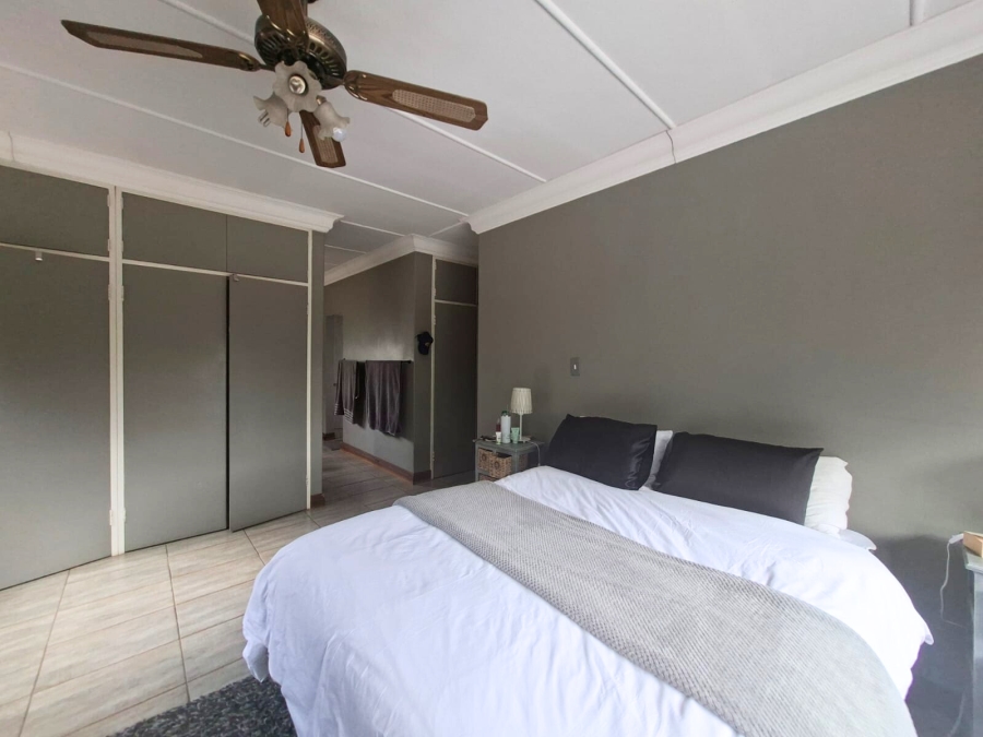 4 Bedroom Property for Sale in Meyerton Central Gauteng