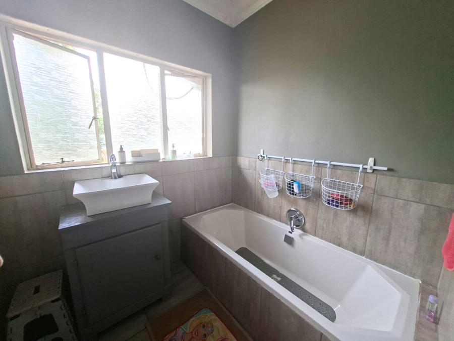 4 Bedroom Property for Sale in Meyerton Central Gauteng